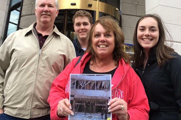 History of Belfast conflict and terror 1 hour black taxi tour