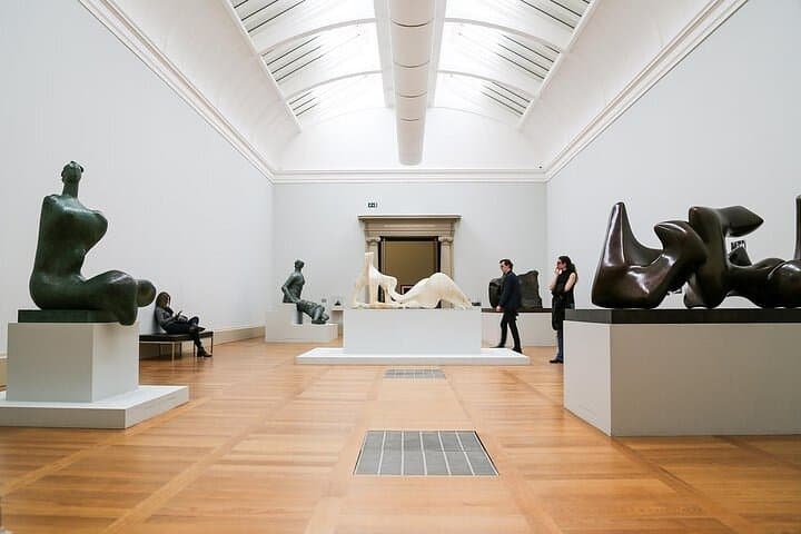 Visit the 3 Best London Art Galleries with a Fun Local Guide!