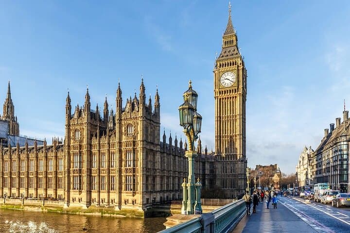 Private Westminster Walking Tour & London Dungeon Entry