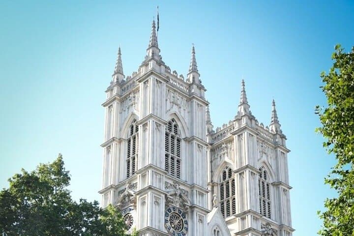 London Tour with Changing of the Guard & Westminster Abbey
