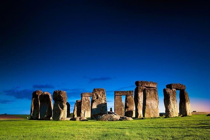 Stonehenge Shuttle Bus from London with Fish & Chips