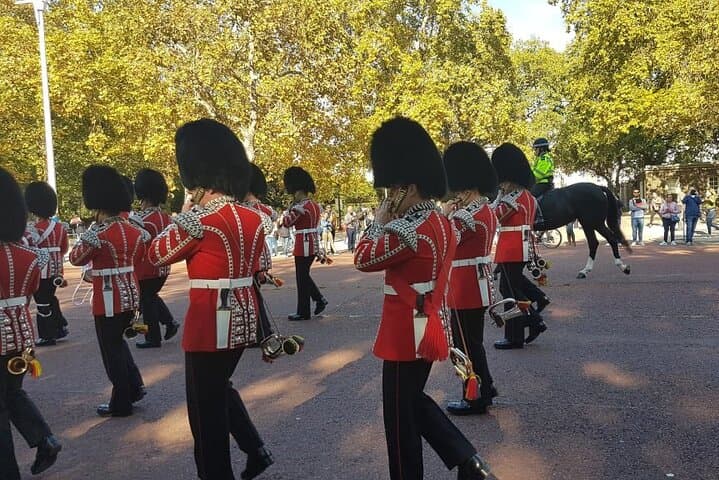 Wonderful Westminster Private Walking Tour & Visit Windsor Castle