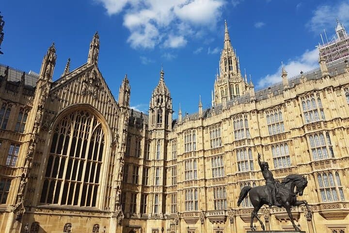 See 40+ London Sights Walking Tour. Local Guide (Private Group)