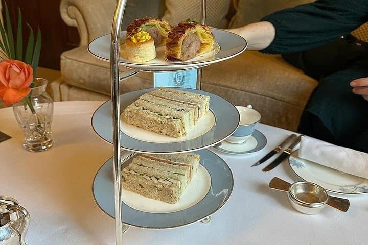 Harrogate Food & History Tour with local guide
