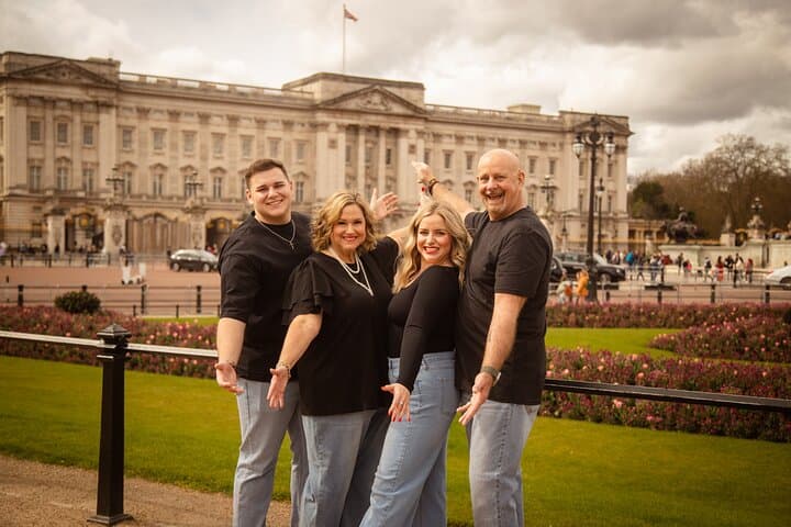 Private landmarks photoshoot for families and couples