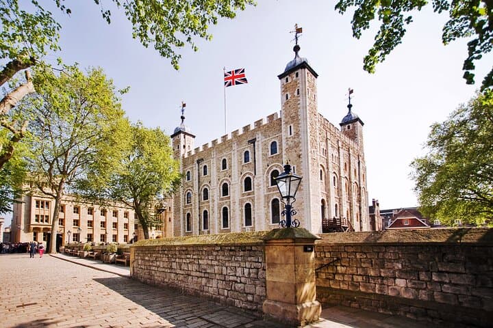 Tower of London Fully Guided Private Tour