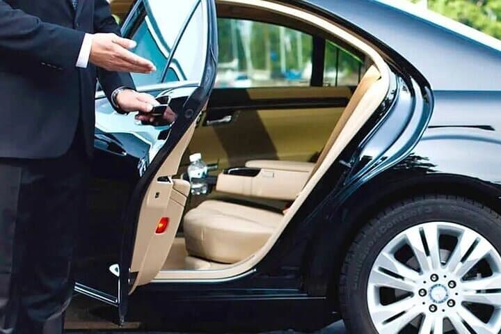 Private One-Way Transfer from Edinburgh to Edinburgh Airport