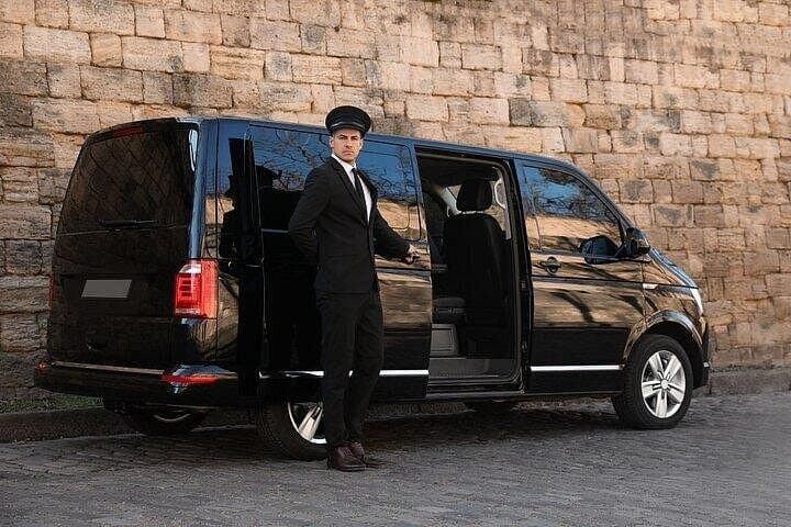 Private One-Way Transfer from Edinburgh to Edinburgh Airport