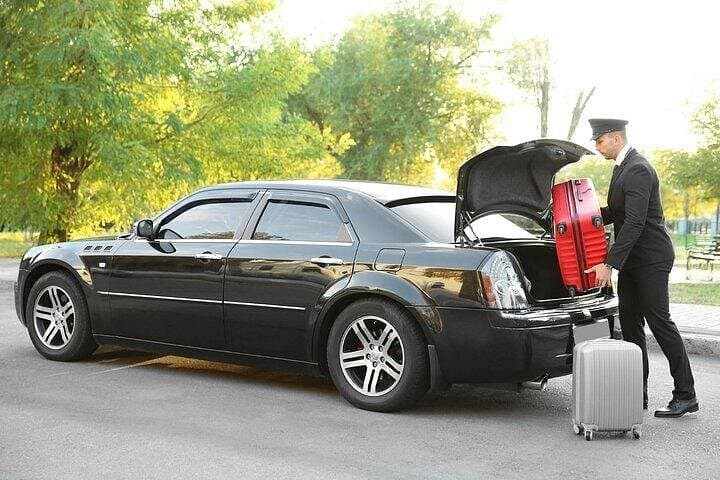 Private One-Way Transfer from Edinburgh to Edinburgh Airport