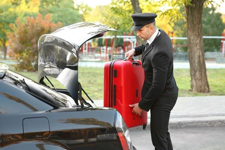 Private One-Way Transfer from Edinburgh to Edinburgh Airport