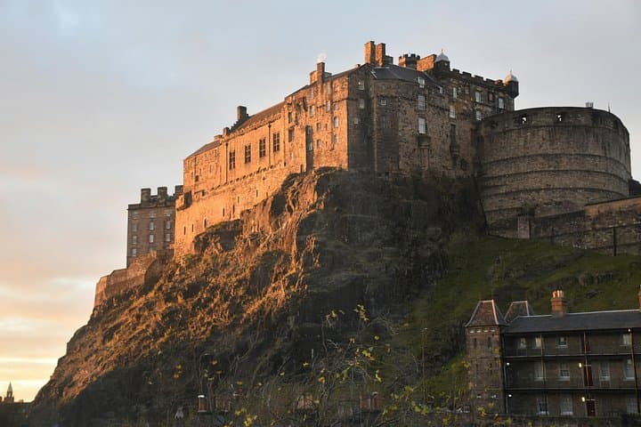 Private Walking Tour of Edinburgh Old Town