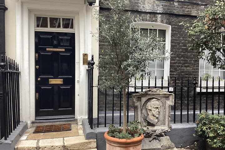 An Audio Guide of Oscar Wilde's Former London Haunts