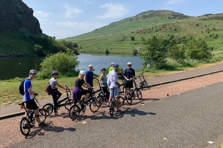 'A wee pedal's' E-bike tour of Arthur's Seat and beyond