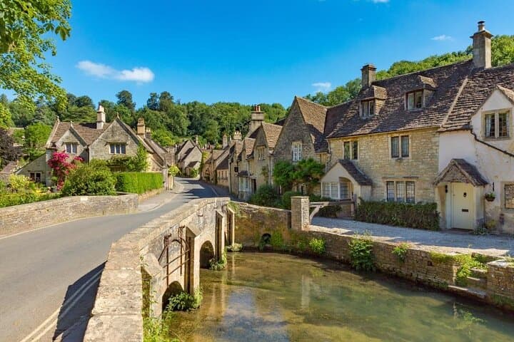 Cotswolds Countryside Tour by Coach: Villages, Views, and Lunch