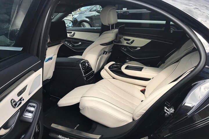 Luxury Taxi Services from London Heathrow To Gatwick Airport