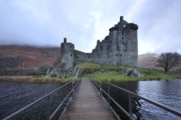 Private Lochs and Castles Tour from Edinburgh
