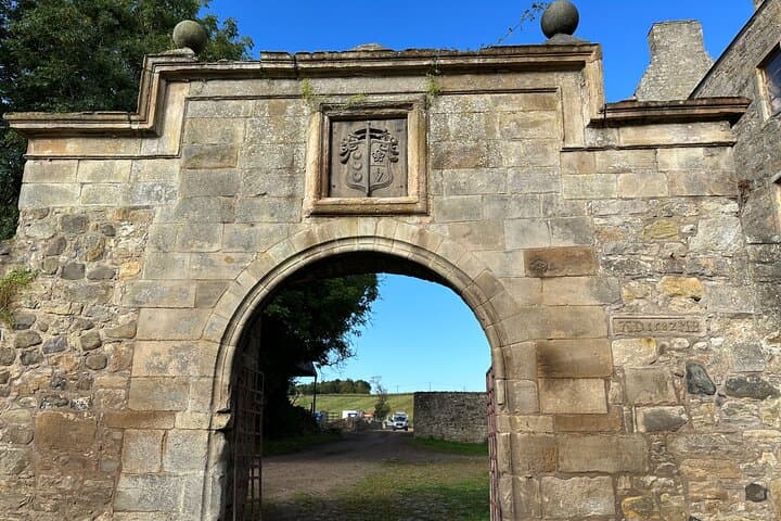 Lallybroch, Midhope Castle ready for filming