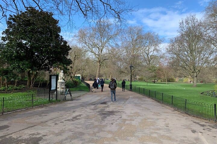 Histories that Haunt: Self-Guided London Tour with Where Now