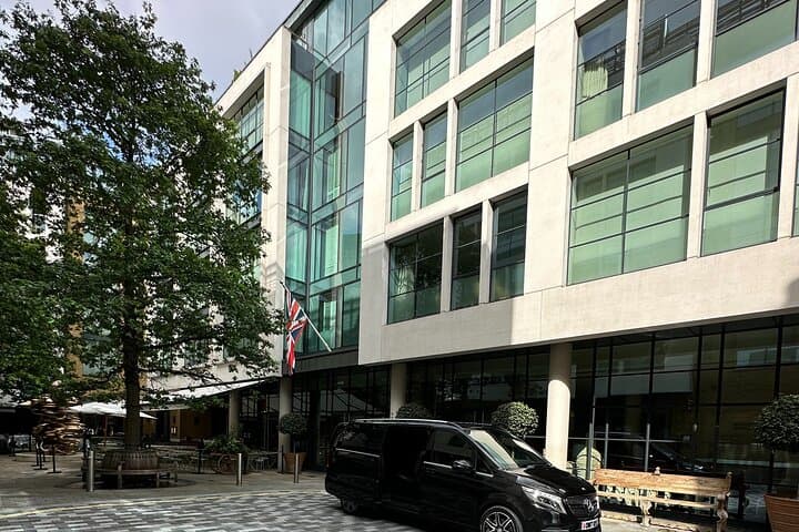 Private Luxury Chauffeur Transfer from London to Lake District