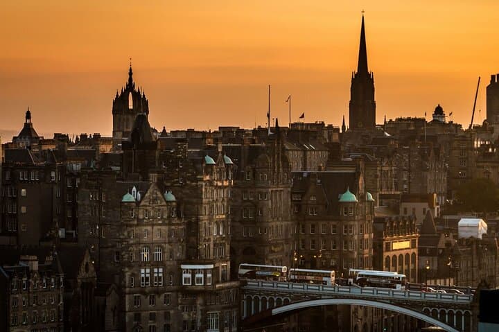 Edinburgh - The Royal City rail tour from London with Overnight Stay