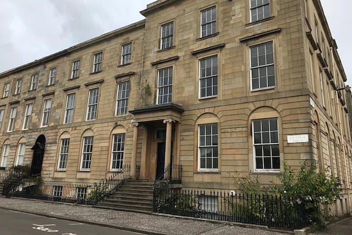 The Merchant City: A Self Guided Audio Tour of Glasgow