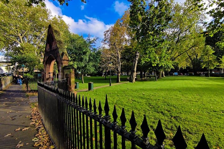 Secrets of London: A treasure hunt of pubs & cafes
