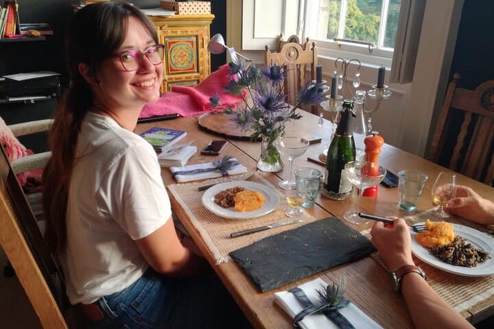 Traditional Scottish Cooking Class & Dinner with Edinburgh Local