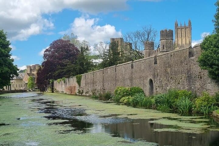 A Self-Guided Walking Tour of Wells' Cloisters and Cathedrals