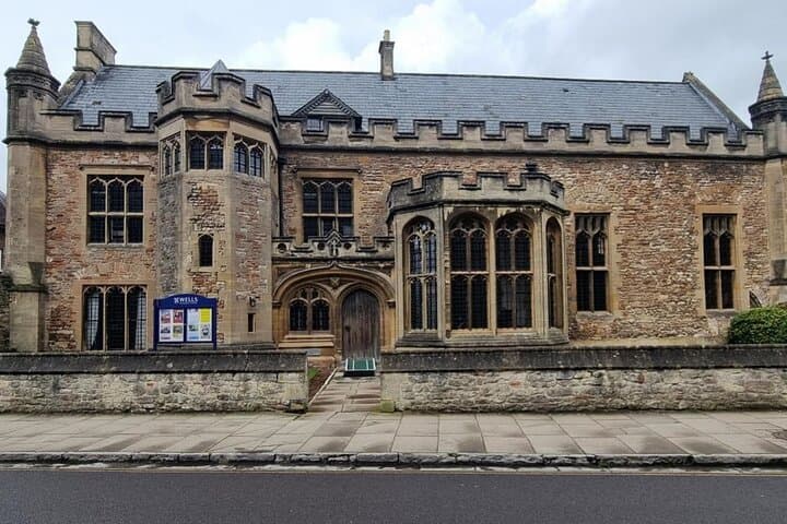 A Self-Guided Walking Tour of Wells' Cloisters and Cathedrals