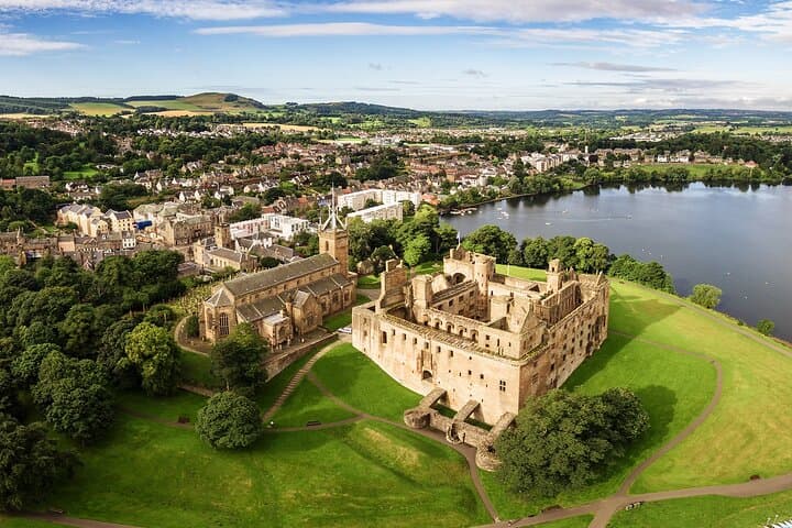 Edinburgh: Private Outlander, Palaces & Jacobite Experience
