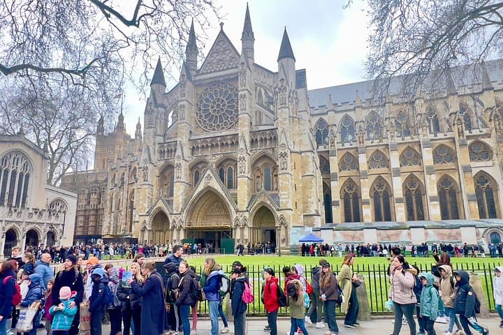 Warner Bros. Studios to Central London - Private Transfers