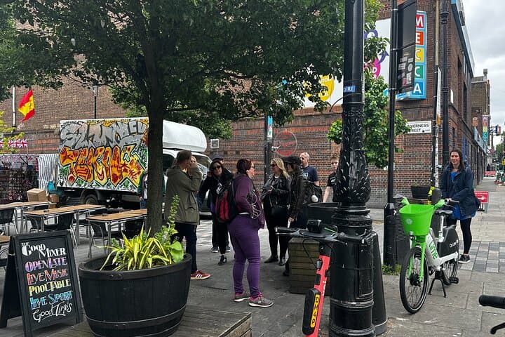 Britpop Camden: A Self-Guided Audio Tour in London