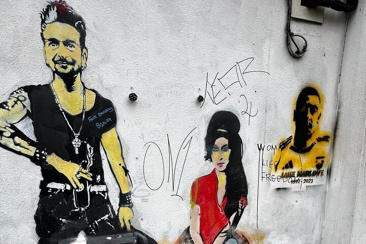 Britpop Camden: A Self-Guided Audio Tour in London