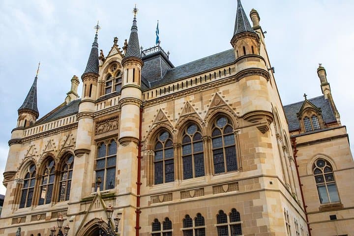 Inverness Self-Guided City Walking Tour & Scavenger Hunt