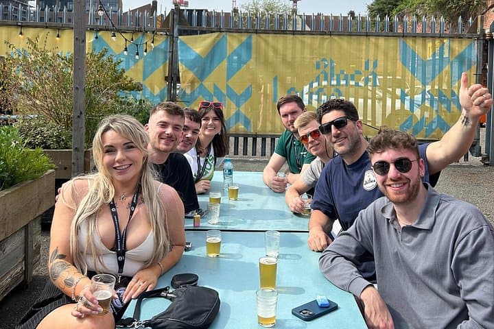 Liverpool's Brewery Bus Tour– 4 Breweries, 12 x Craft Beer & Food