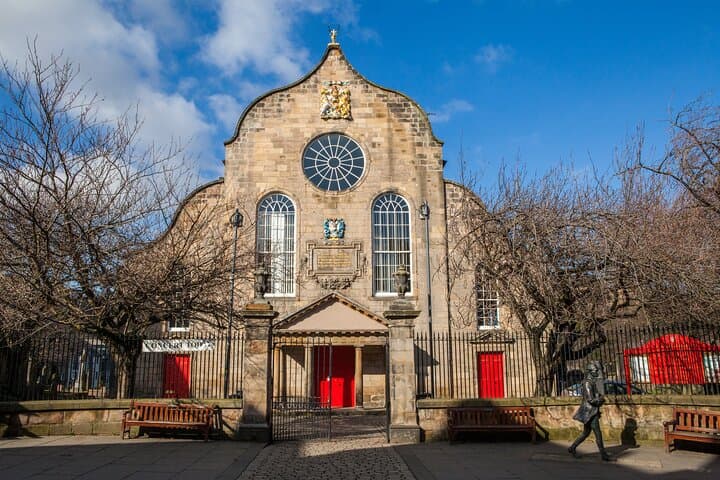 Mary Queen of Scots: Edinburgh Old Town Self-Guided Walking Tour