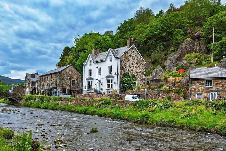 Shore Excursions - Bespoke Day Tour of North Wales