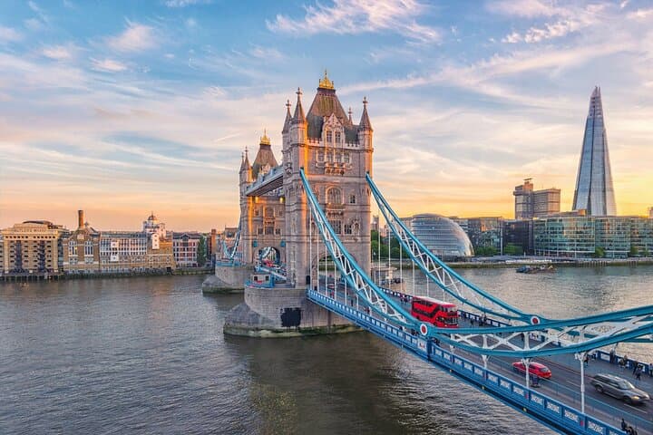Explore Vibrant London: Self-Guided Audio Tour