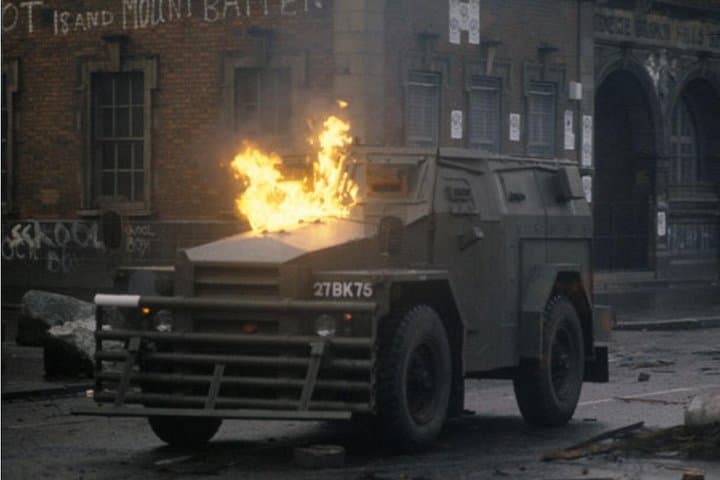 2 Hour Terror and Mural History Belfast taxi Private Tour