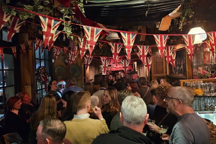 Themed tavern