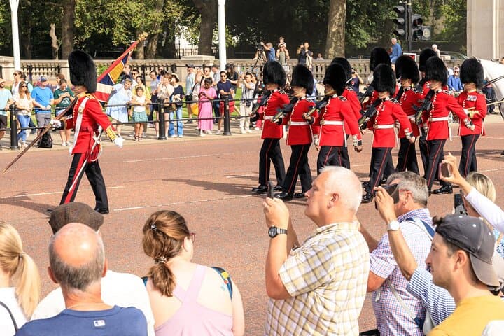 Changing of the Guard (Mon/Weds/Fri/Sun, 10am tour)