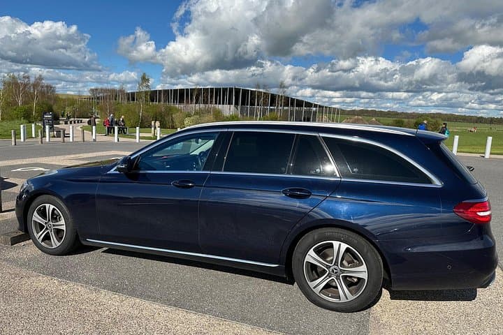 Mercedes E-Class Estate
ideal for up to 3 passengers