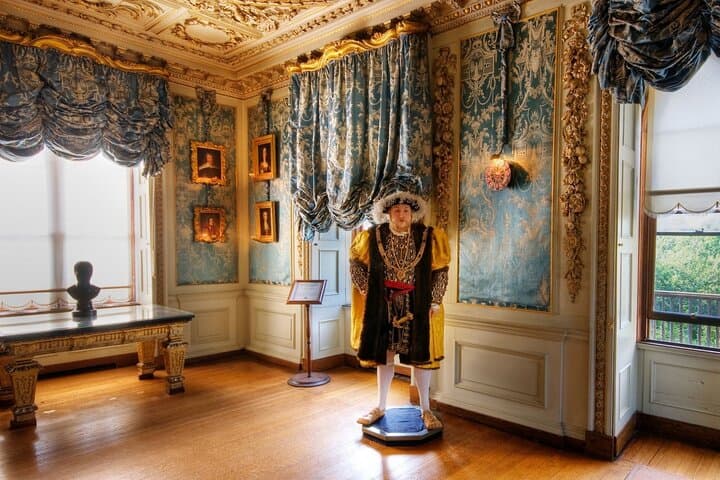 Warwick Castle, Oxford, Stratford-upon-Avon & Cotswolds Day trip