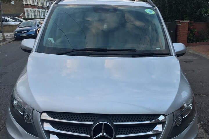 One Way Taxi Transfer from Heathrow Airport to Gatwick Airport