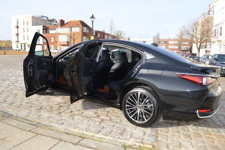 Portsmouth Private Transfer To or From Gatwick Airport