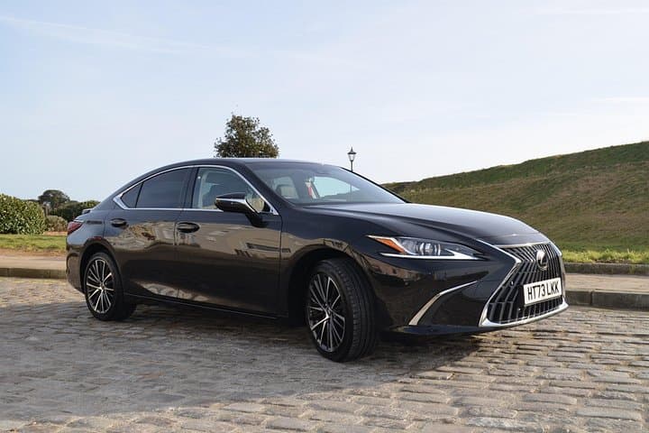 Portsmouth Private Transfer To or From Heathrow Airport