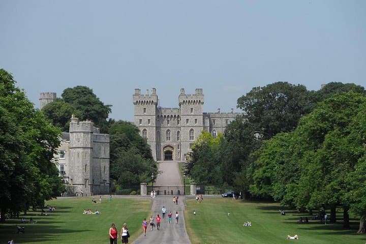 Private Tour of Royal Windsor Oxford and Cotswold with Ticket