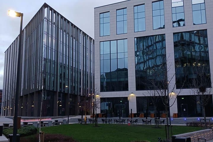 A Spectacular Scavenger Hunt: Leeds Landmarks!