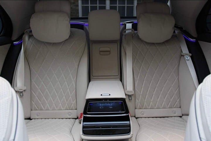 Premium Executive Chauffeur: London to Luton Airport
