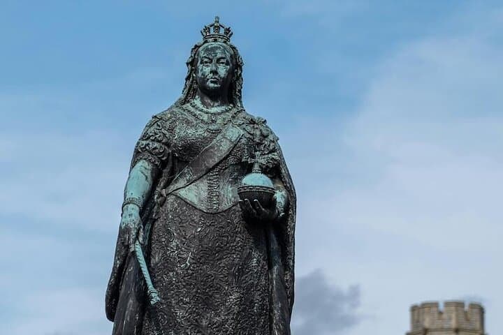 Royal Windsor Town Self Guided Walking Tour with an App